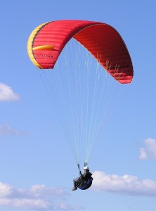 800px-Paragliding